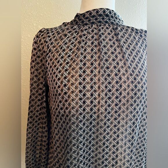 H&M semi sheer blouse NWOT - Picture 3 of 9